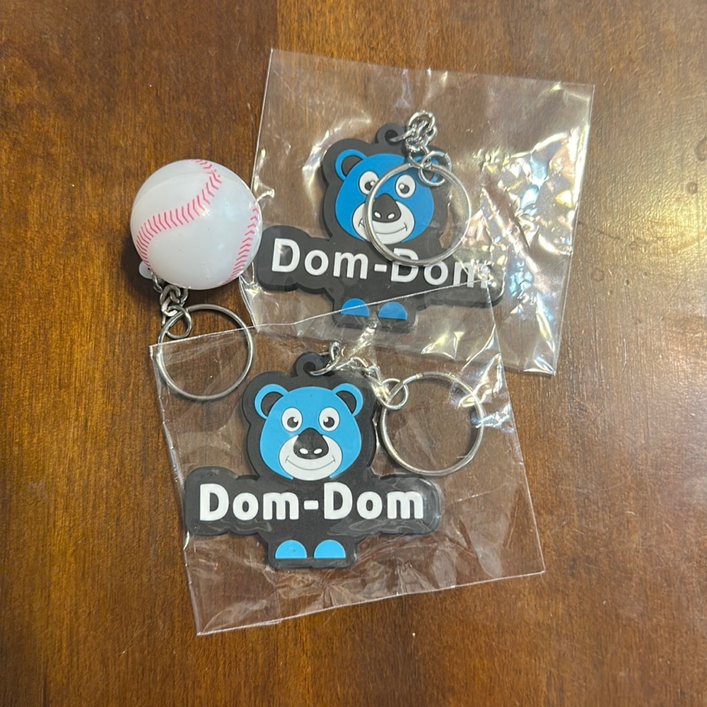👗👗👗 3 kids key chains 👗👗👗